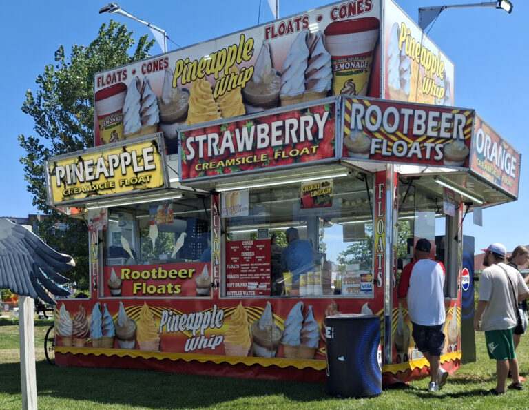 Twildy’s Concessions – Floats/Pineapple Whip
