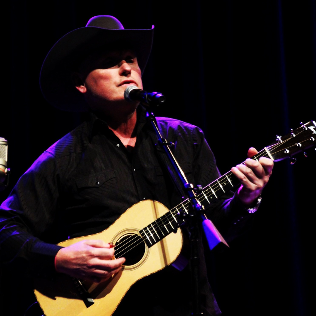 26 Free Stage Acts Photos 45