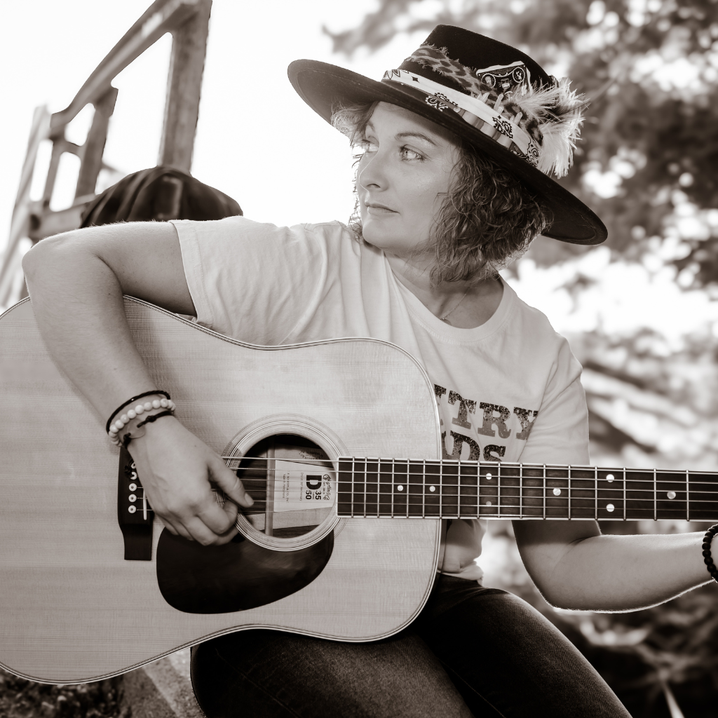 26 Free Stage Acts Photos 47