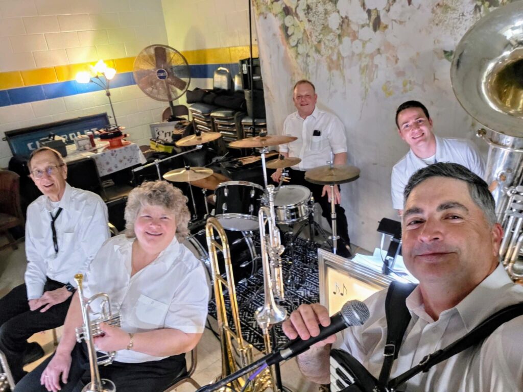 Leo Lonnie Orchestra Polka Band