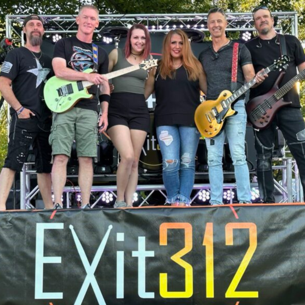 26 Free Stage Acts Photos 62